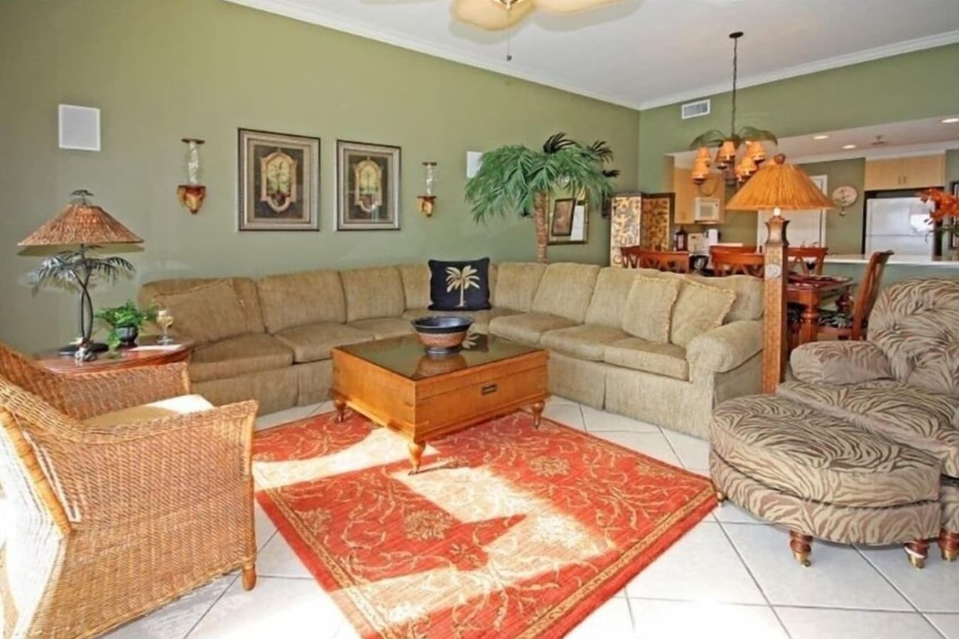 Comfortable seating and a pull-out queen sofa bed—perfect for relaxing after a day at the beach.