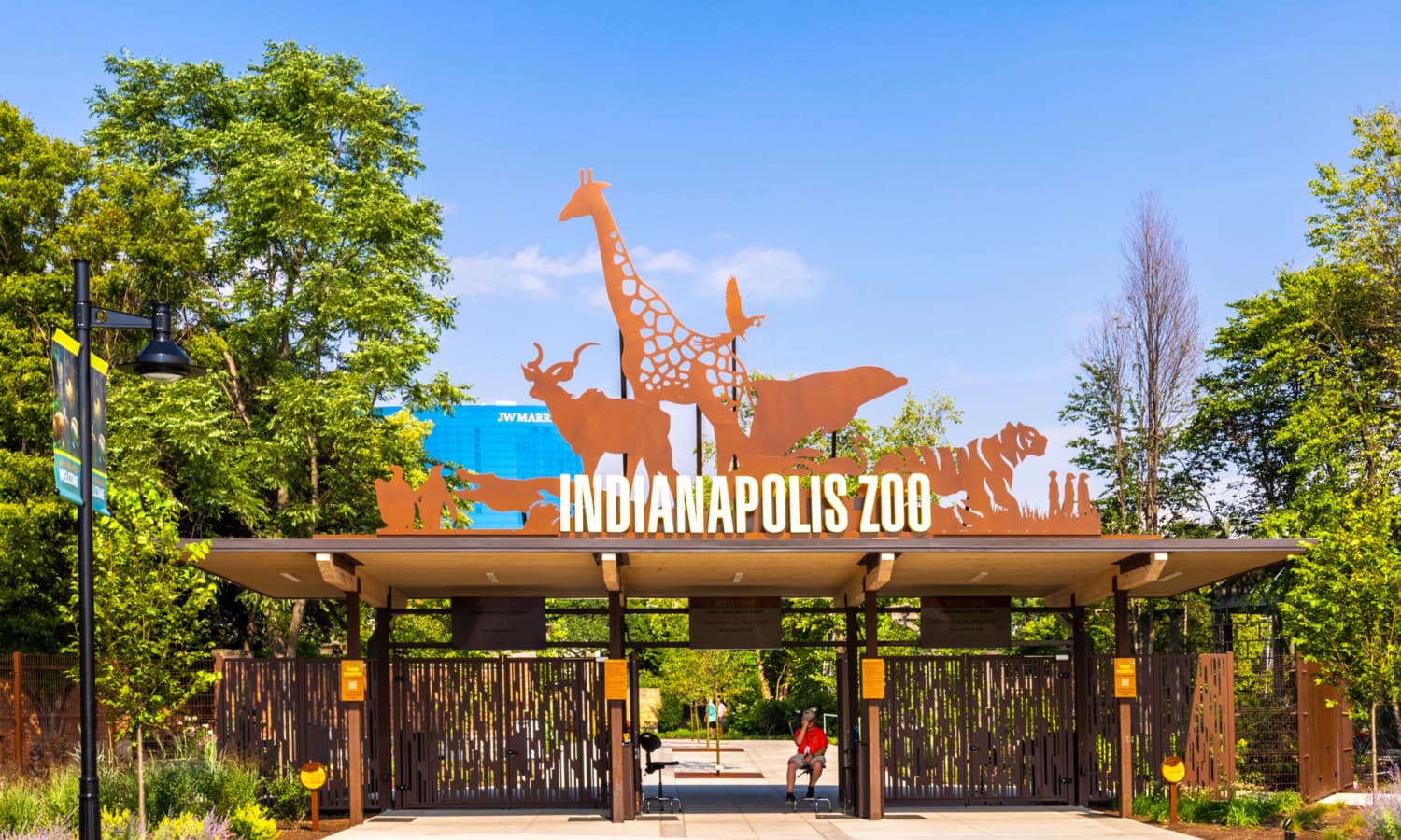 Indianapolis Zoo - 17 Min away.jpg
