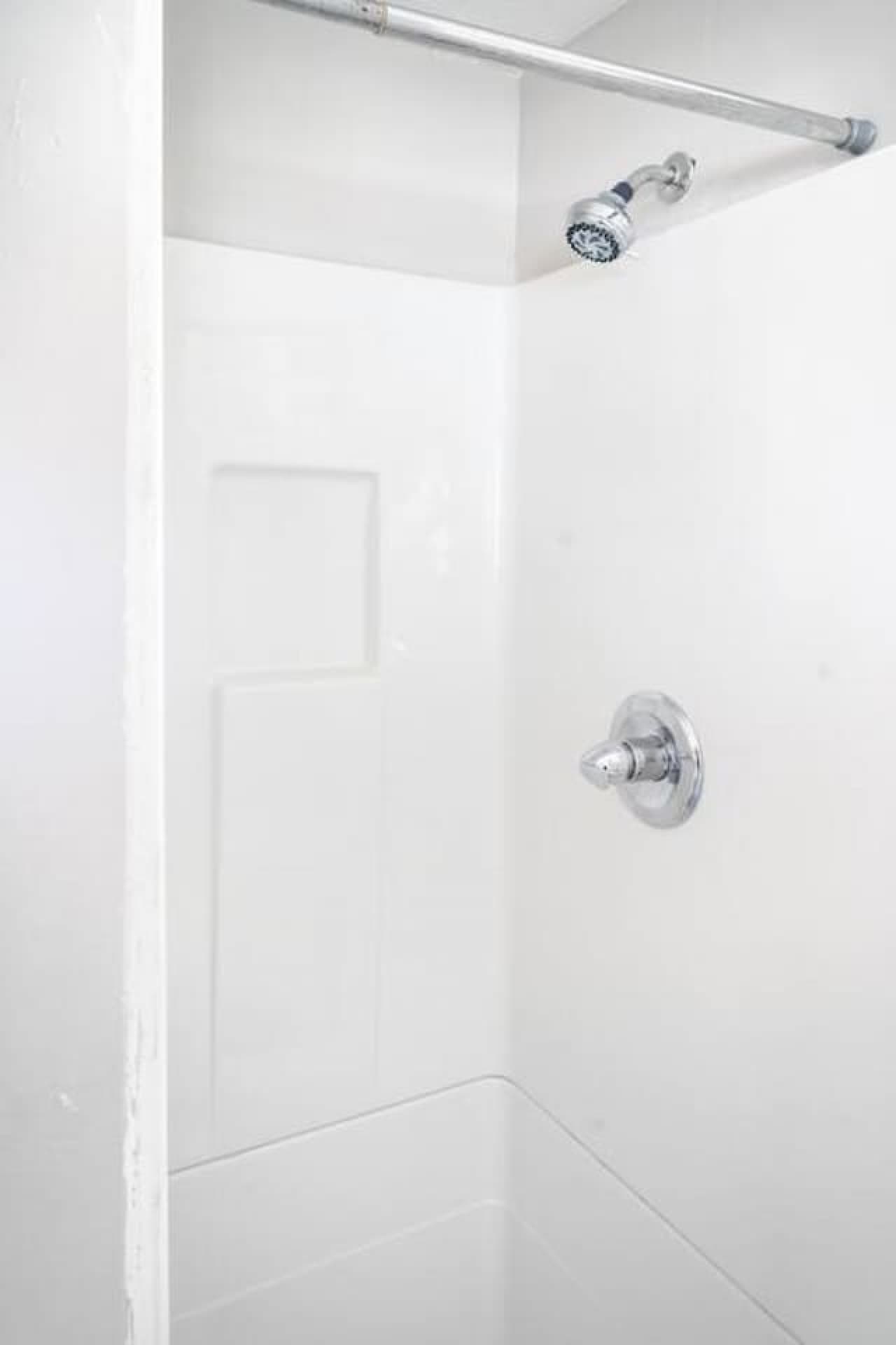 Step in and let the shower essentials do the rest.