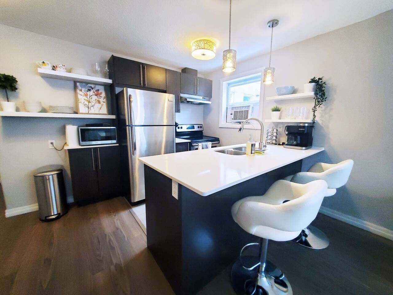 Fully equipped and ready for your culinary creations.
Whether it’s a morning coffee or a home cooked meal, this kitchen is ready for the challenge.