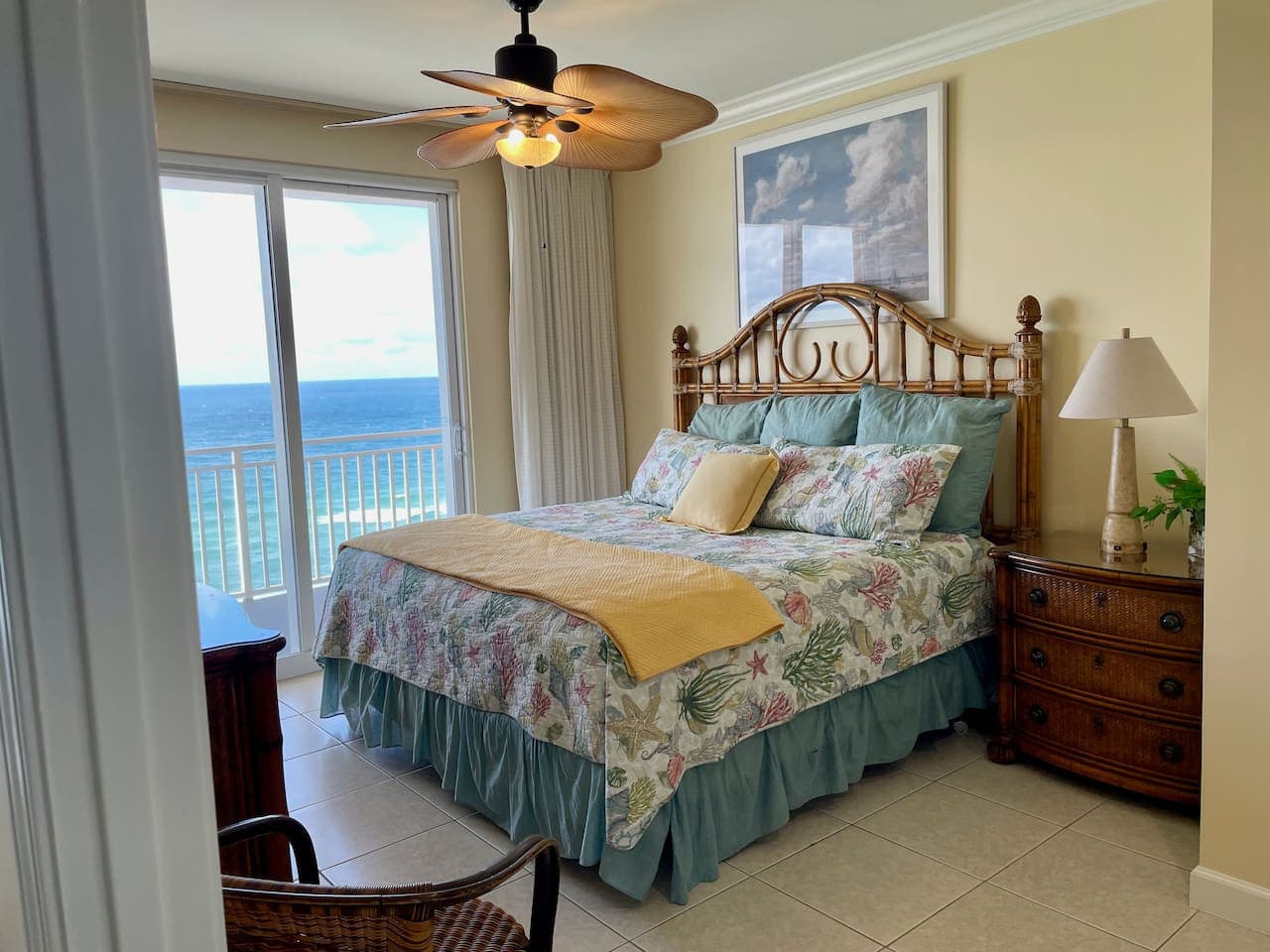 Another peaceful king suite with its own bathroom—perfect for privacy and slow mornings.