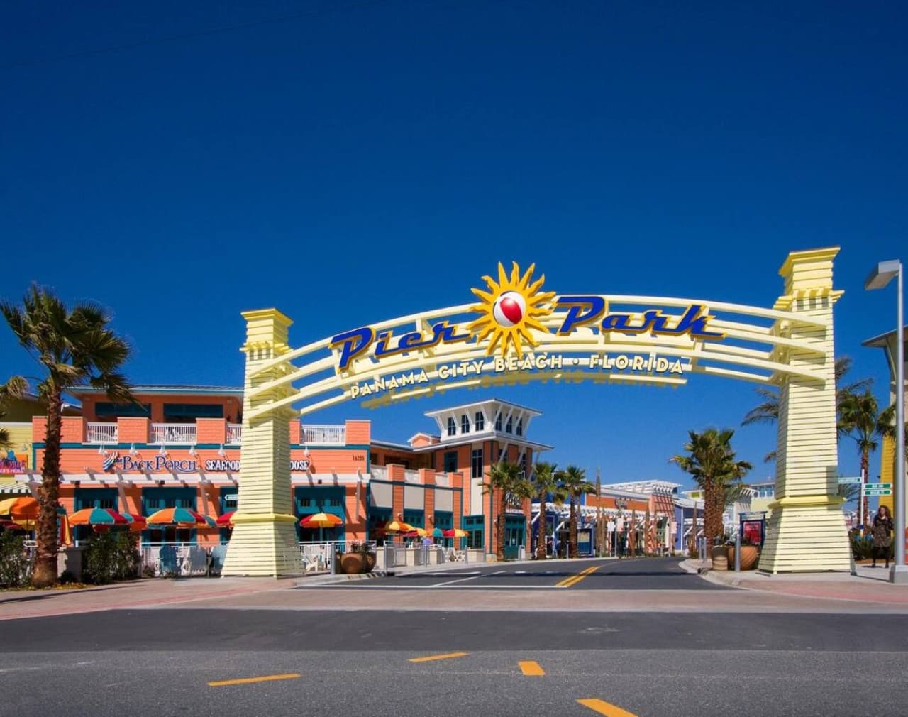 Pier Park (6 min walk) – Just a short stroll from the condo, you’ll find Panama City Beach’s top destination for shopping, dining, live music, and family-friendly entertainment.