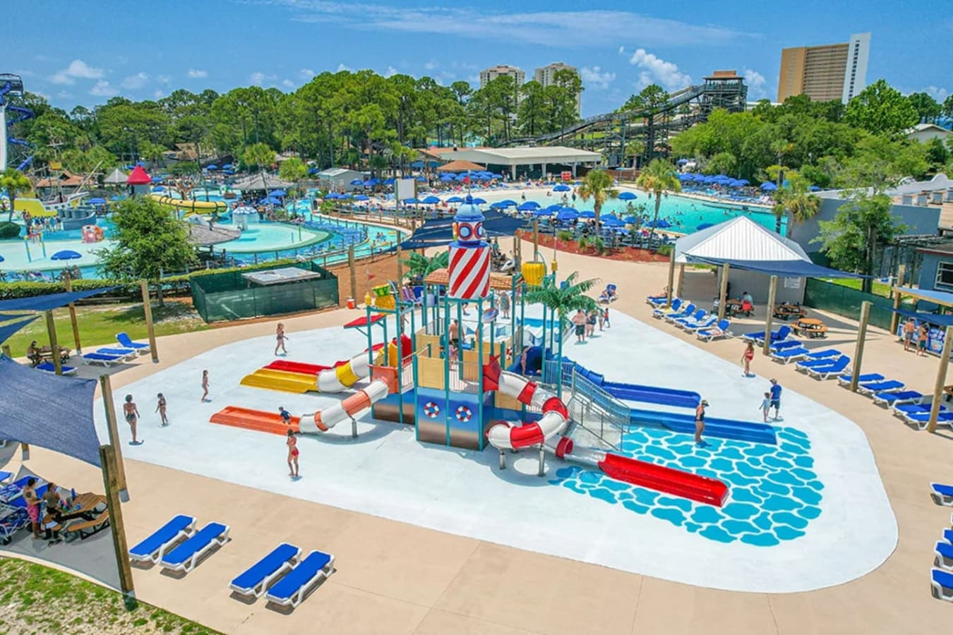 Shipwreck Island Waterpark (12 min drive) – A fun-filled water adventure close by, featuring thrilling slides, a lazy river, wave pool, and kid-friendly splash areas.