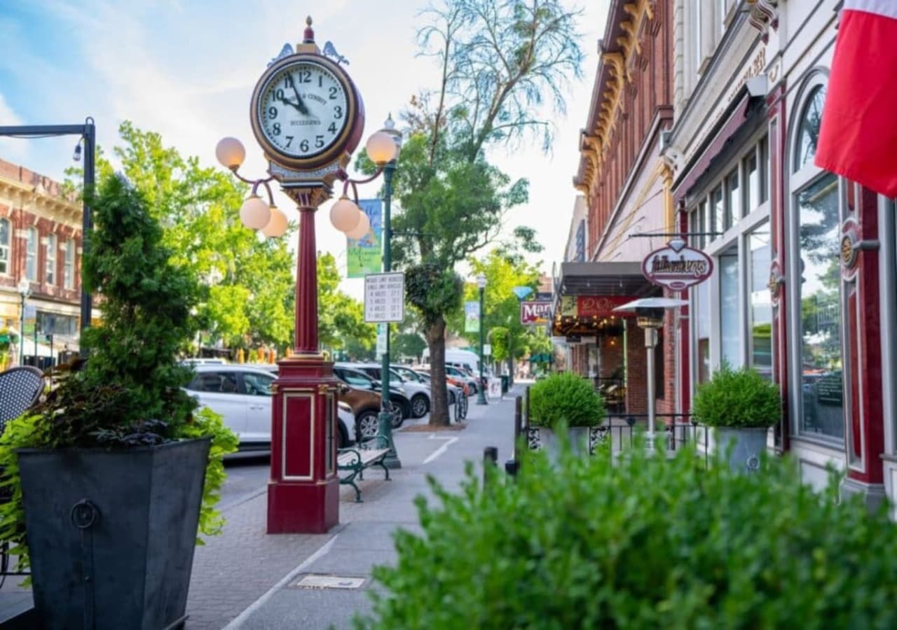 Main Street Tasting Rooms (5-min walk) - Offer 15+ downtown wineries featuring acclaimed Walla Walla producers, where you can sample Cabernet Sauvignon, Syrah, and Merlot just steps from the property.