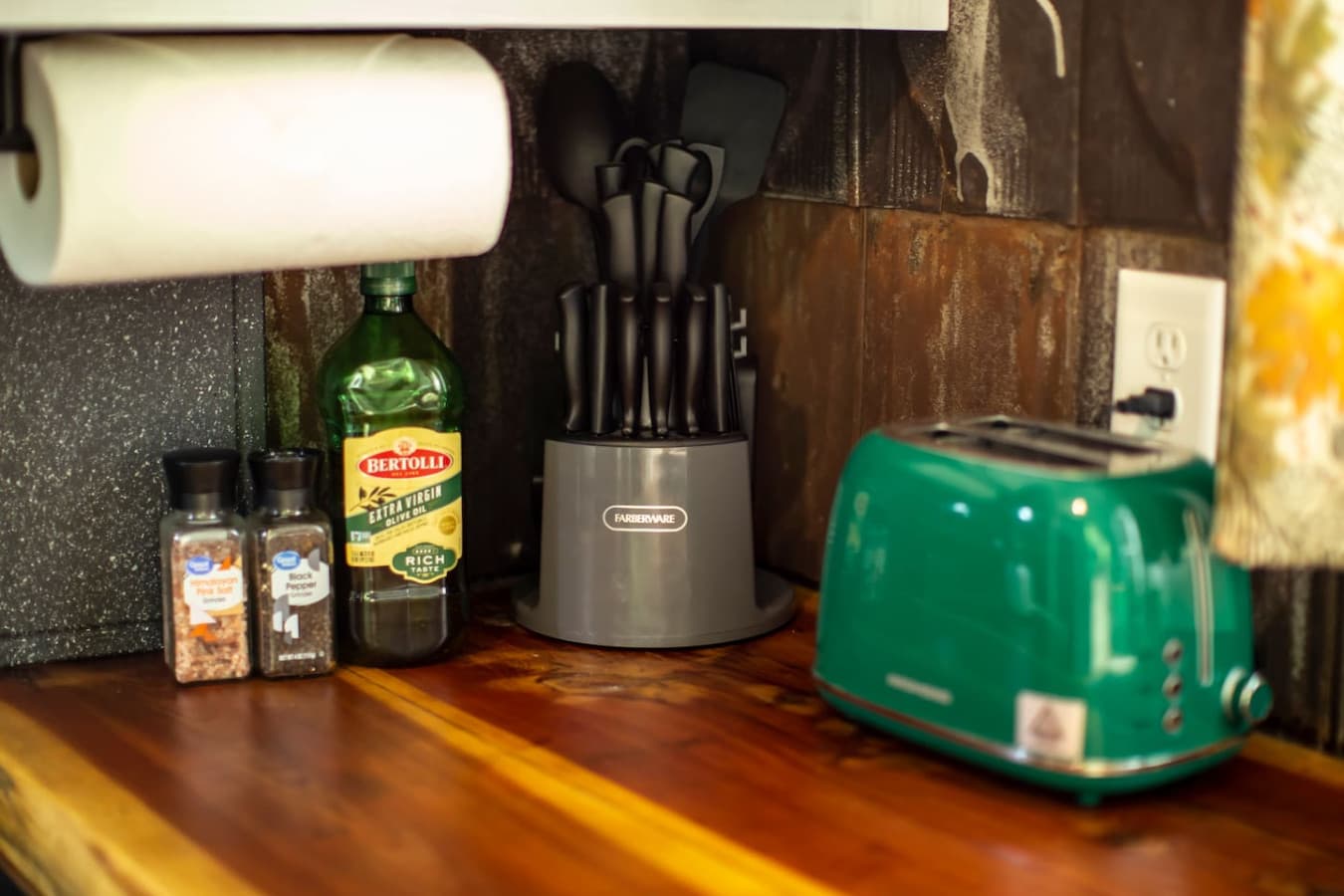 A toaster, olive oil, salt and pepper, all provided.