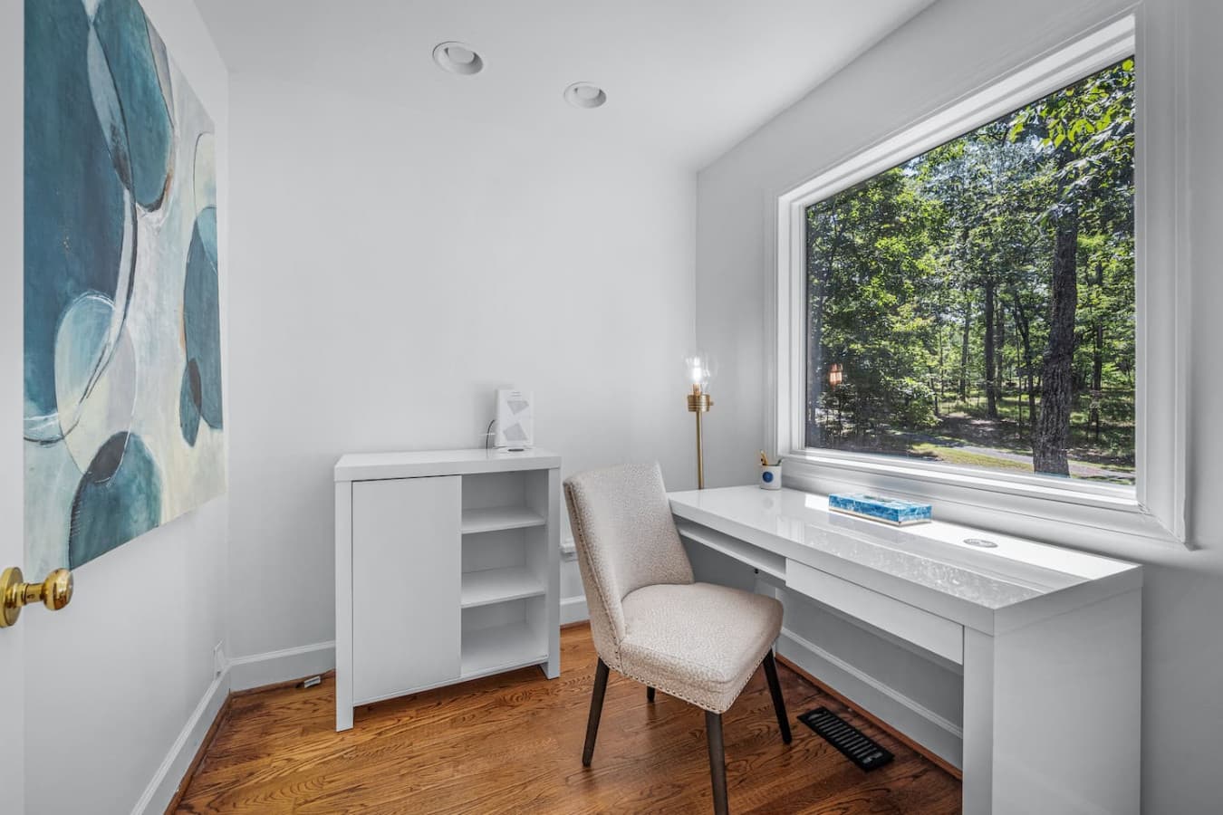Work with a view—where creativity flows as easily as mountain air.