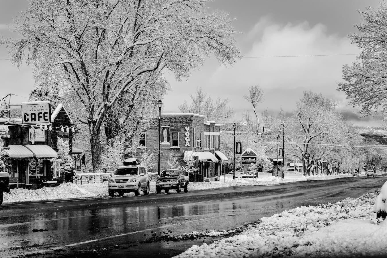 Explore downtown Parowan, Utah. Old meets new with historic buildings and cozy shops. It's a friendly spot in the heart of Southern Utah's beautiful scenery.