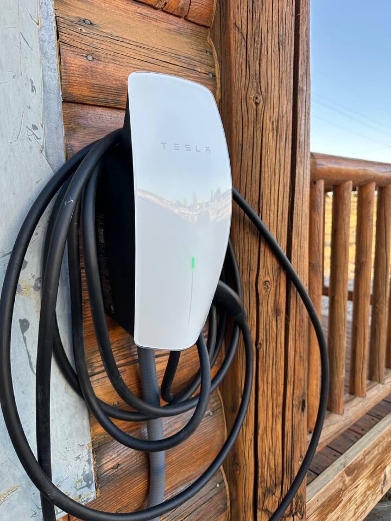 EV chargers for Tesla are available at the property! Feel free to use the cables.