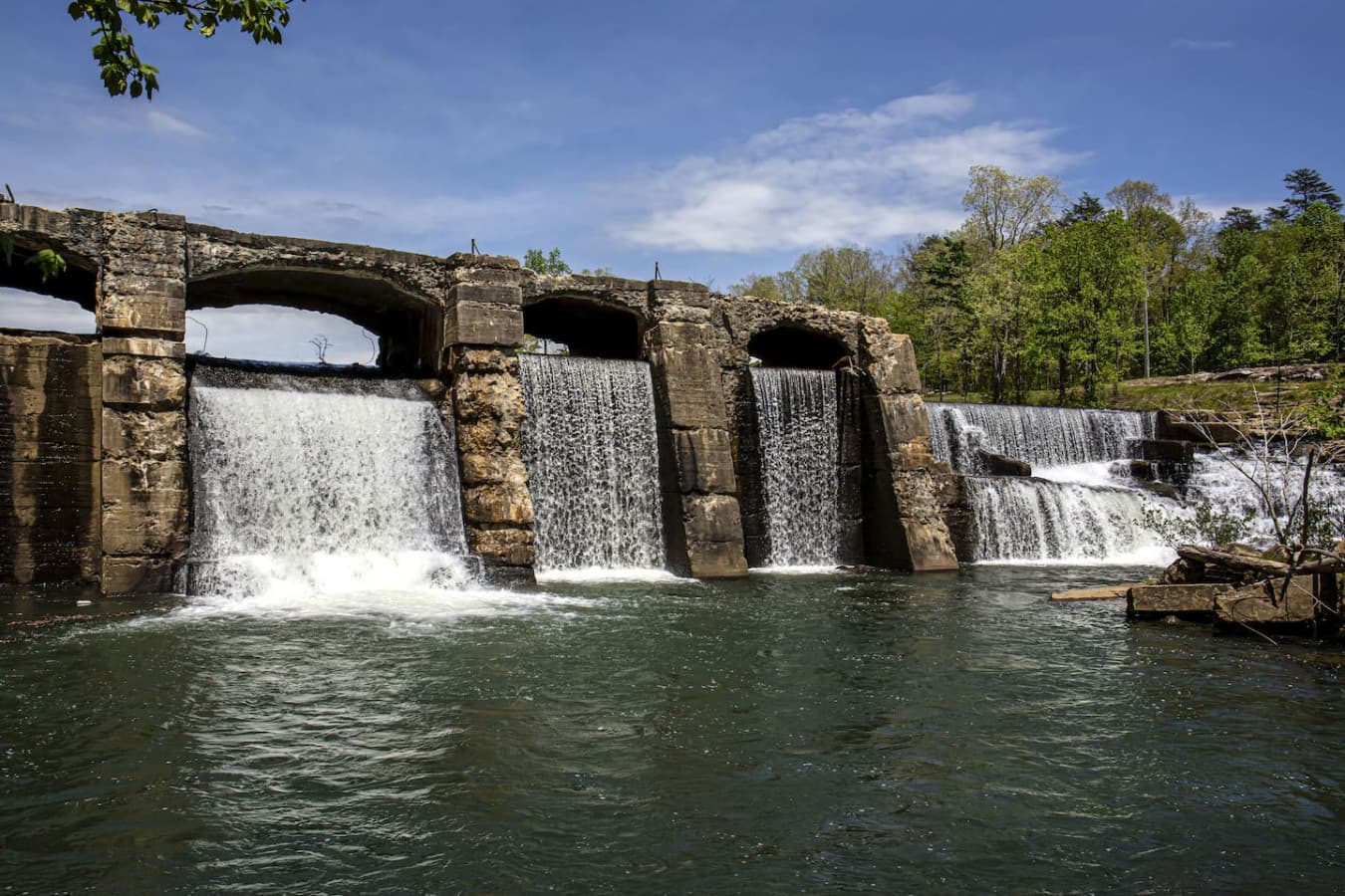 Kayak out to the old dam. You can have picnics here or even jump off this side into the river.