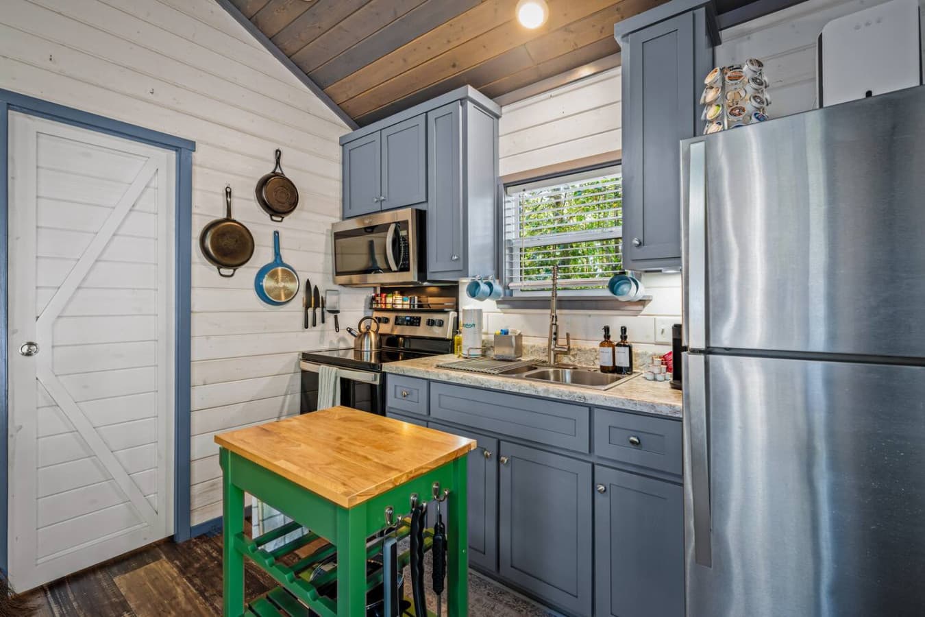 Brew a morning coffee with the Keurig, cook at your own pace, and enjoy a fully stocked kitchen designed for easy mountain meals.