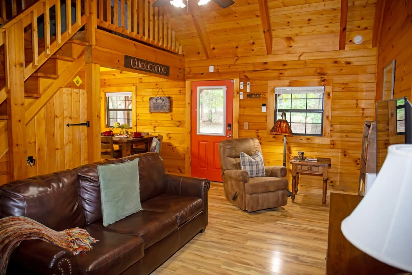 Cozy living room with WiFi and Smart TV, perfect for relaxing and unwinding.