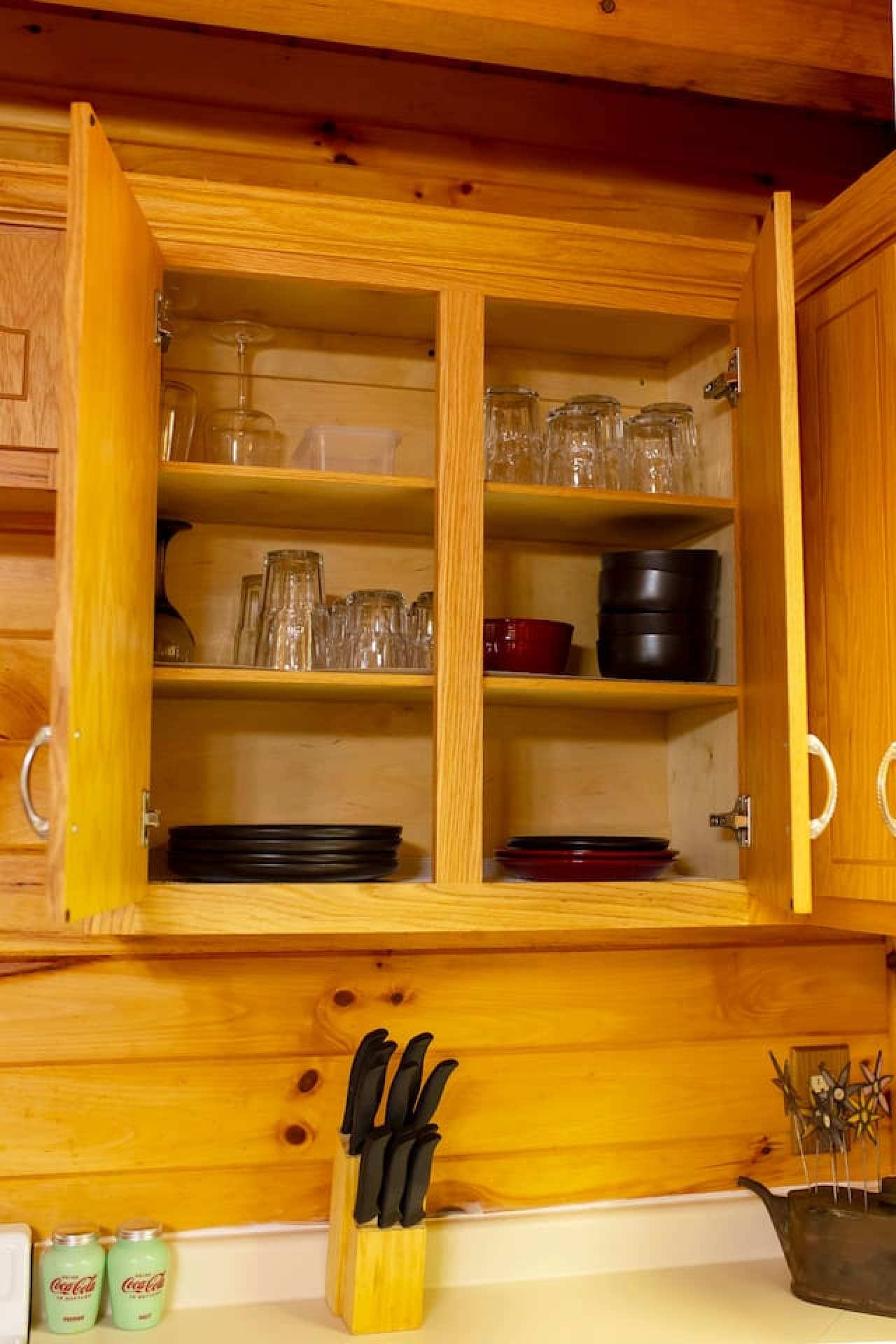 Glassware and dinnerware, ready for your meals and gatherings.