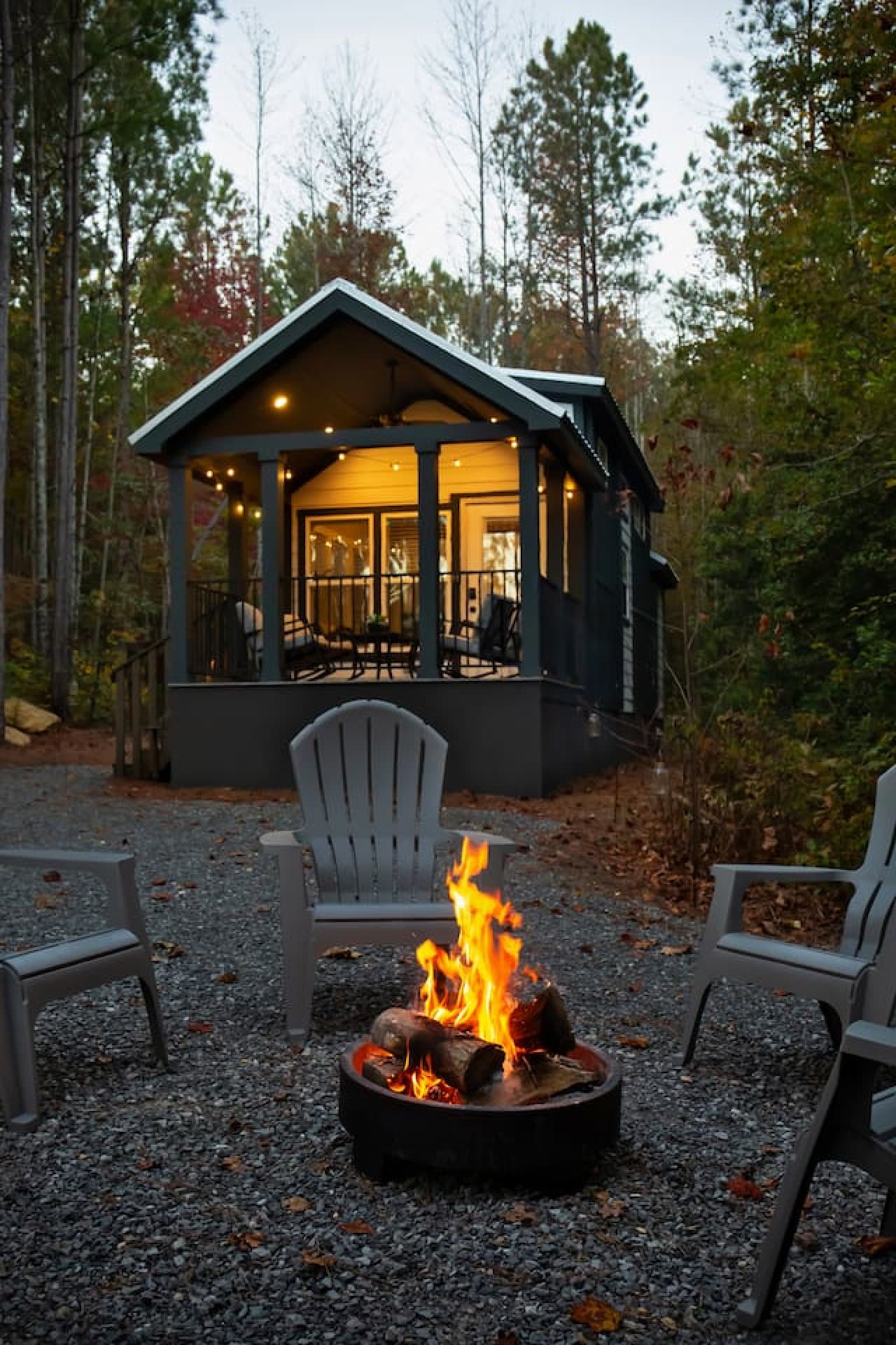 Tikabee Timbers! Tiny Home Nestled in The Woods of Lookout Mountain within a Tiny Home Community. 4 Miles to Downtown Mentone.