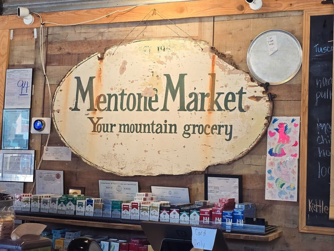 This longtime general store + eatery is a local hub — grab groceries, everyday supplies, or enjoy breakfast, lunch, or pizza. Perfect for stocking up or a casual meal.