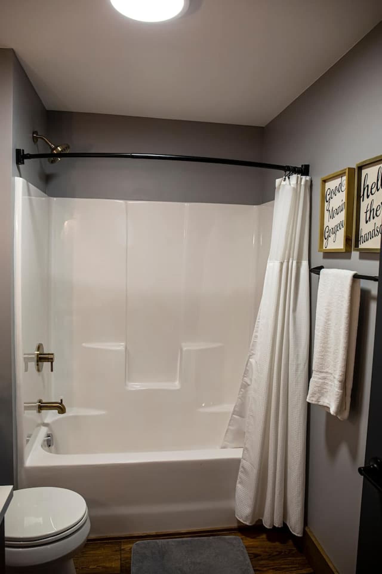 Tub/shower combo.