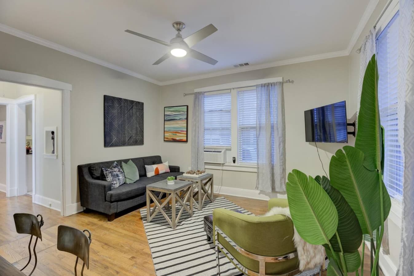 Movie nights or casual hangouts—plenty of seating and smart TV included.