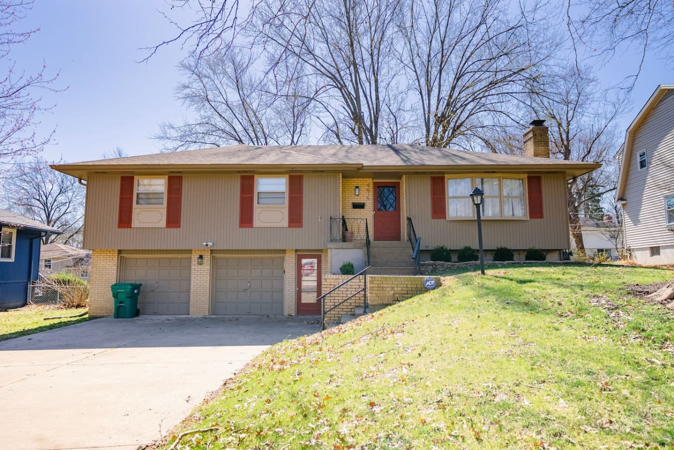 The Flora Fauna House - balanced location between quiet and convenience.