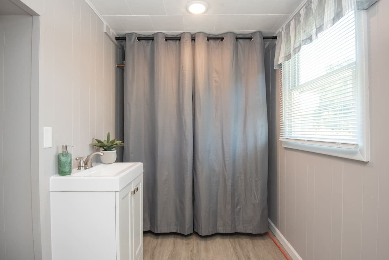Full bathroom with shower/tub combo and essentials. Everything you need for a refreshing start or a relaxing end to your day.