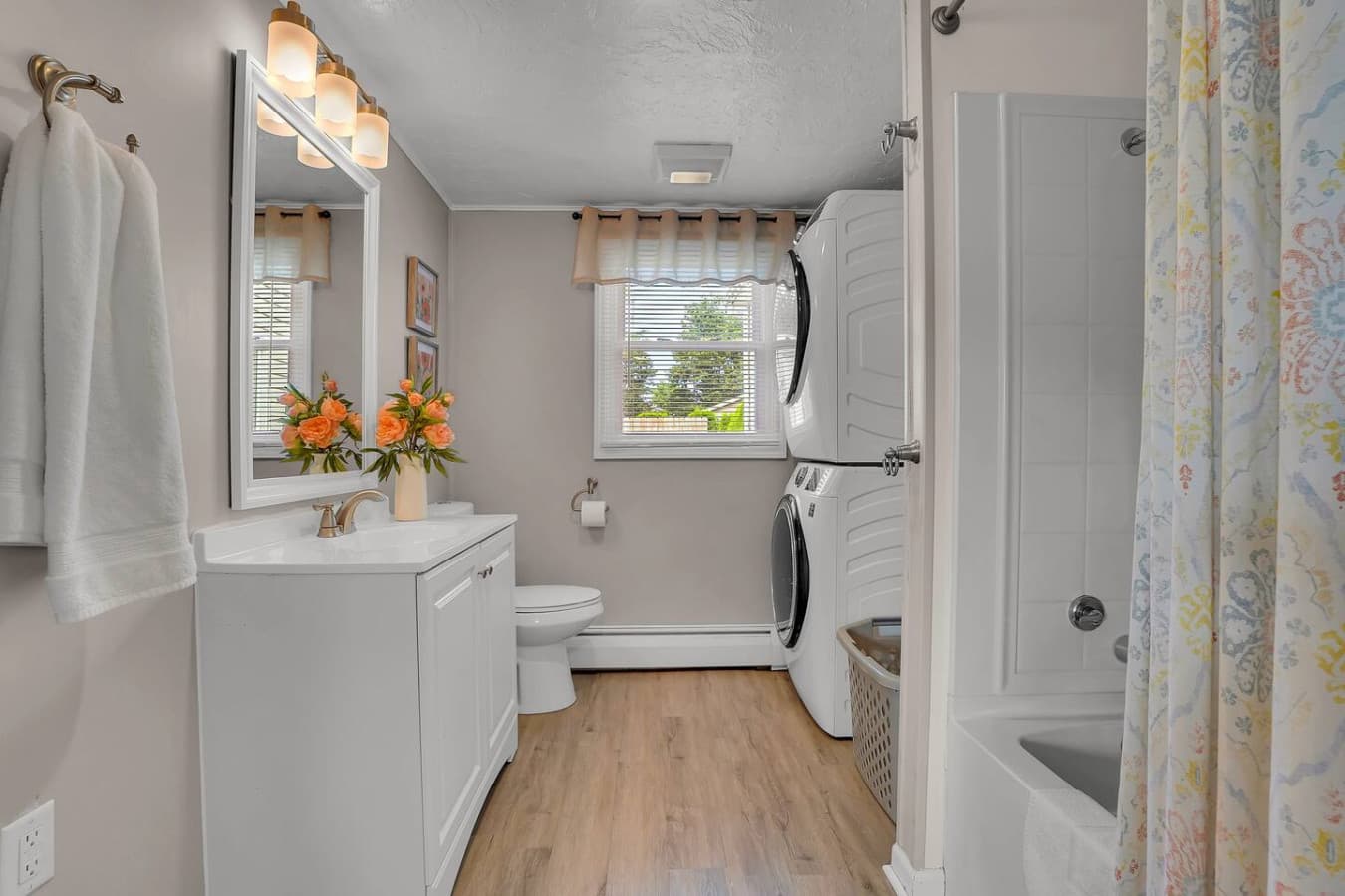 Clean bathroom.