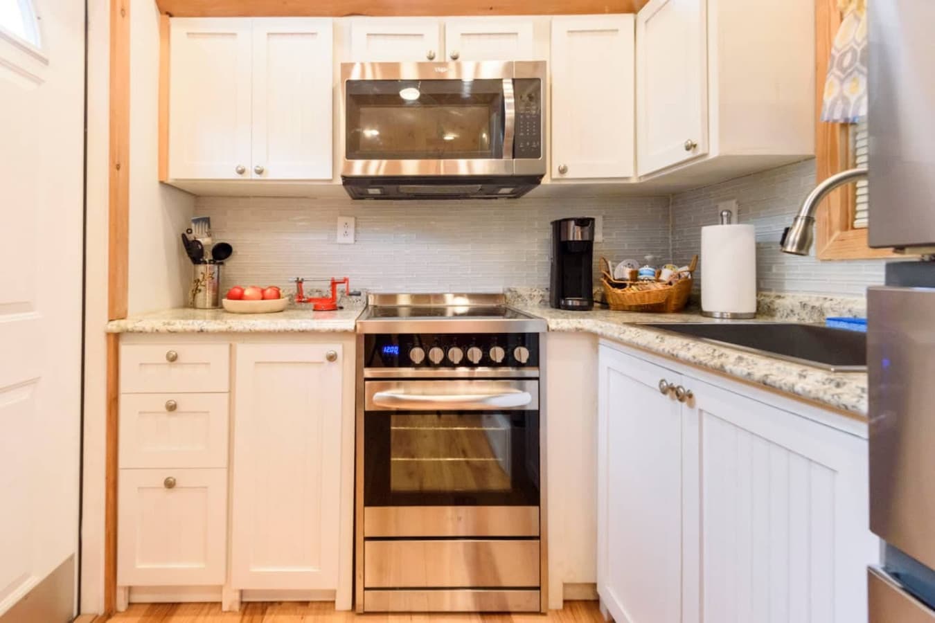 Fully stocked kitchen for a more convenient and enjoyable cooking experience, with all the essentials you need to prepare meals during your stay.