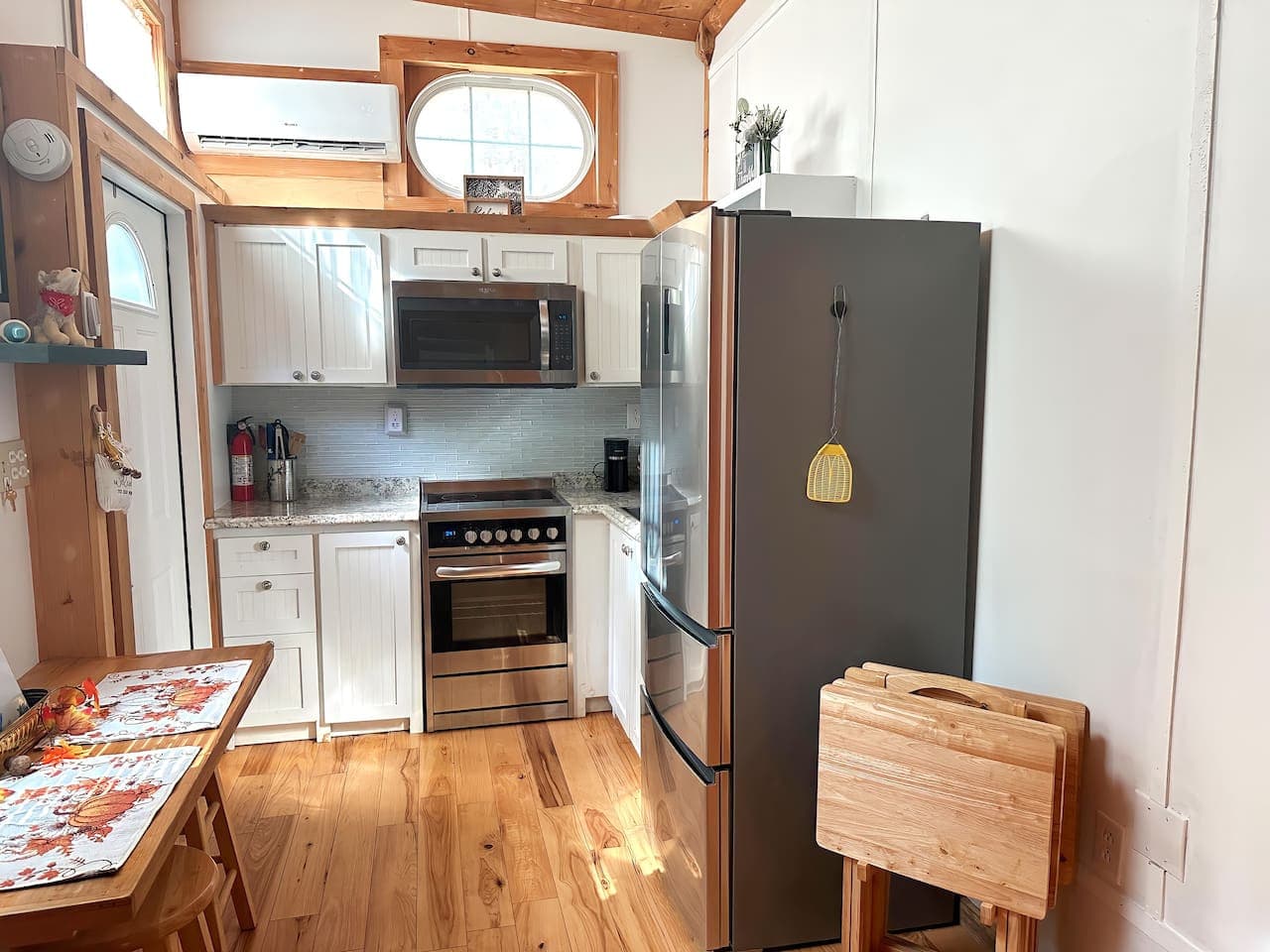 Fully stocked kitchen for a more convenient and enjoyable cooking experience, with all the essentials you need to prepare meals during your stay.