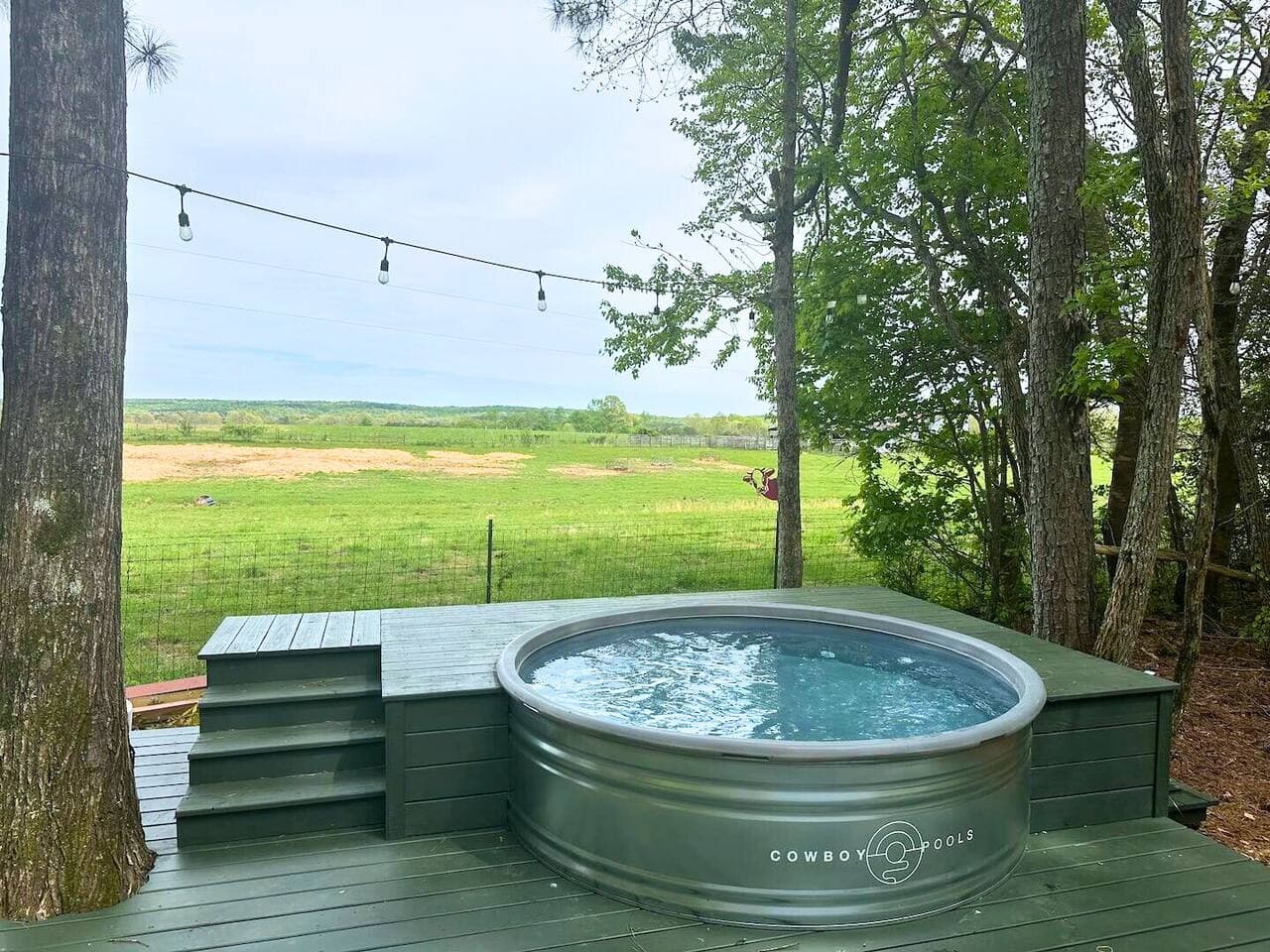 he pool heats up like a hot tub (100-104°F) with stunning views of happy cows, mountains, and the sunrise.