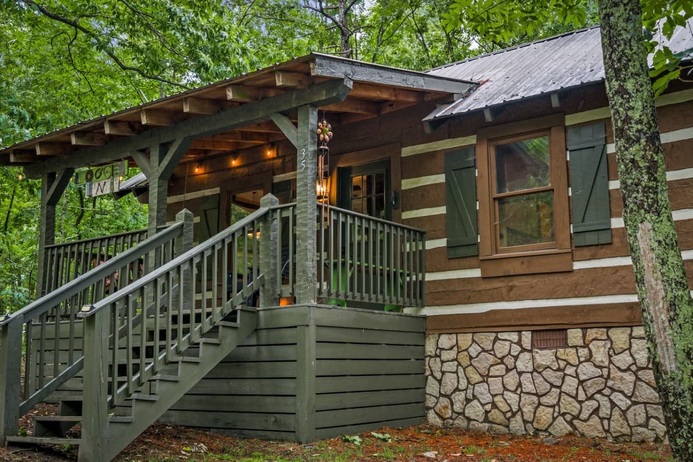 Arts abound! Welcome to Logged Inn!