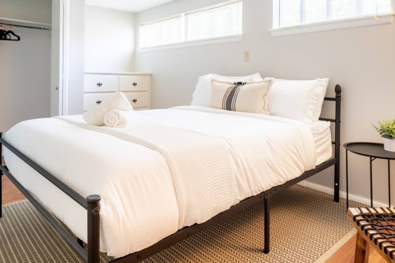 Sun-kissed and inviting—this restful queen room sets the tone for your stay.