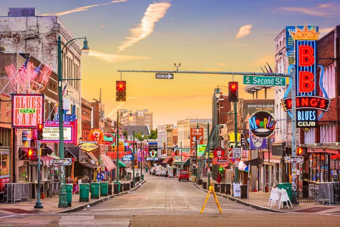 A short 12-minute drive brings you to music, nightlife, and downtown vibes.