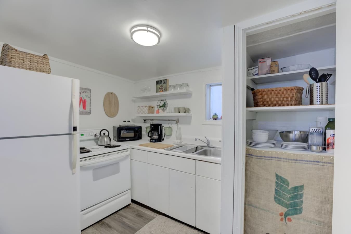 Cook, snack, or sip—your kitchen is ready.