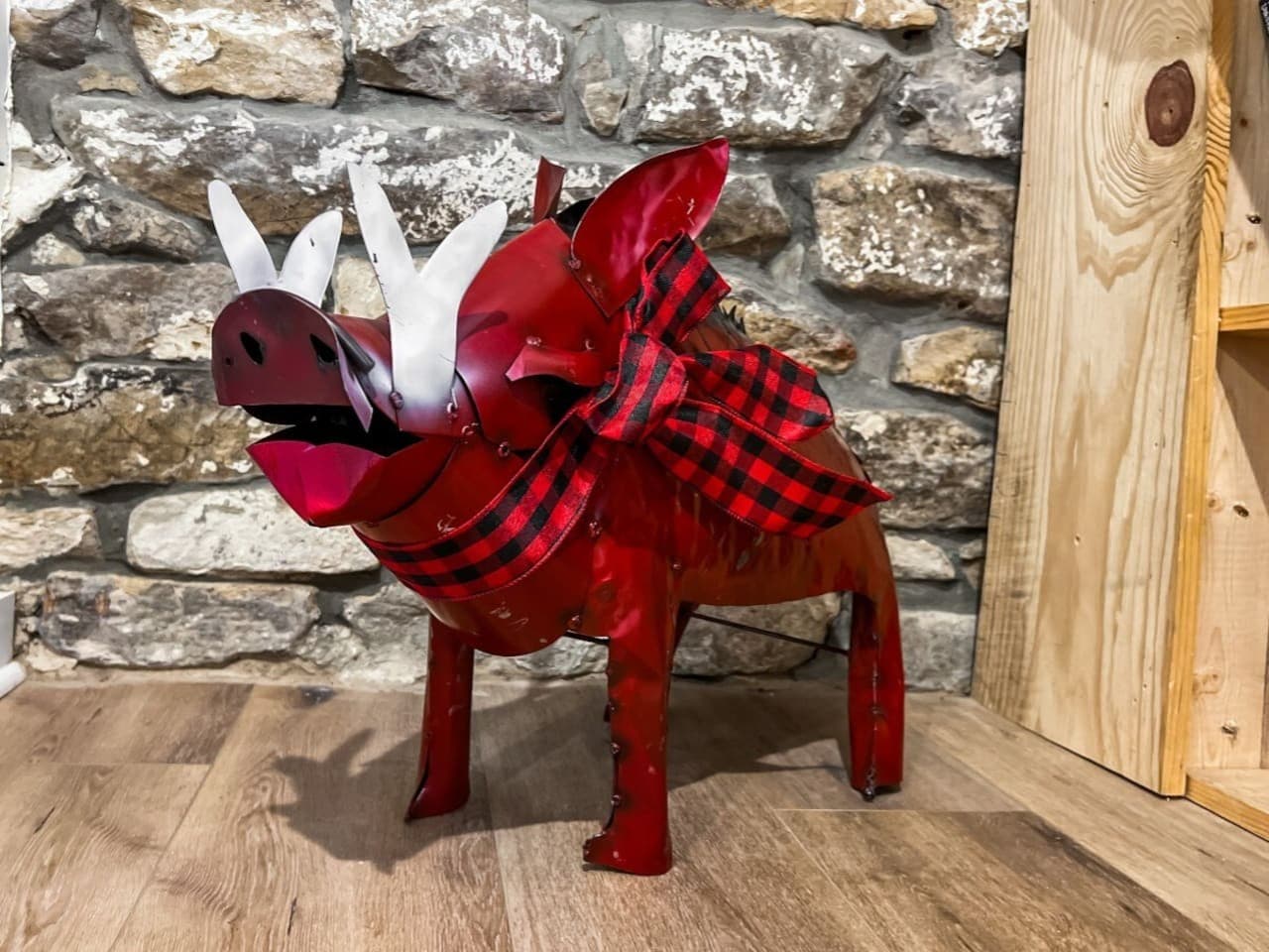Hog details bring character to the main living space.