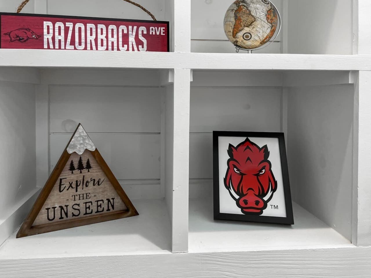 A fun nod to the Hogs on your way up to bed.
