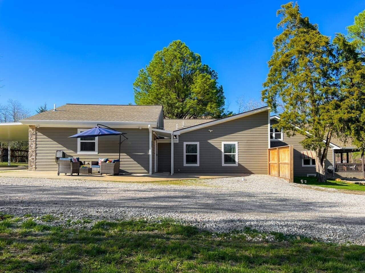 Welcome to Hog Heaven, one of the 4.5-acre Fayetteville properties close to UofA, trails, and Razorback weekends.