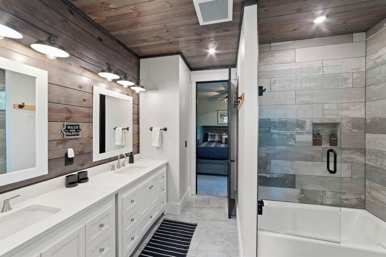 Bathroom 1.
