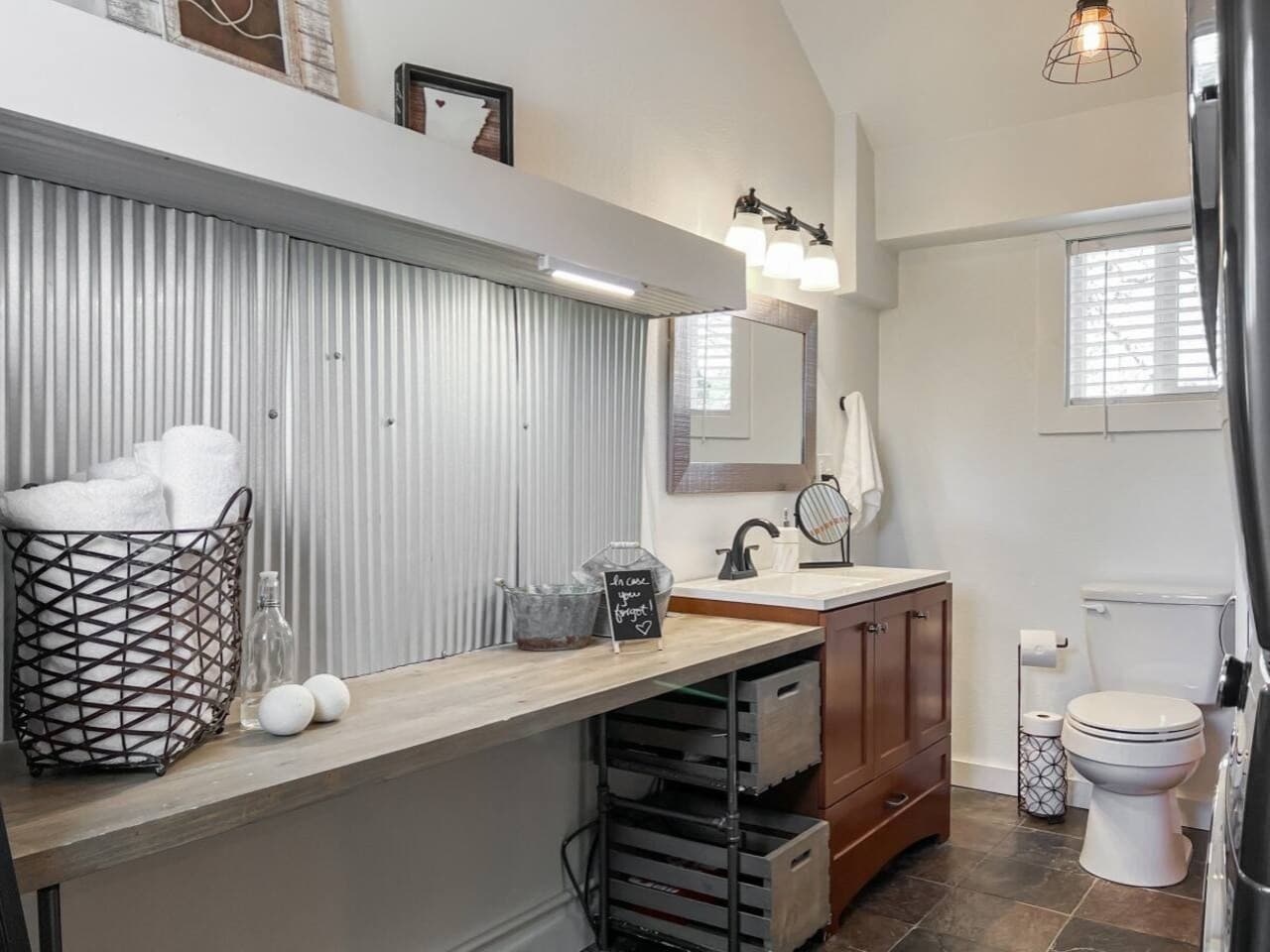 A bonus space! Plenty of counter space.