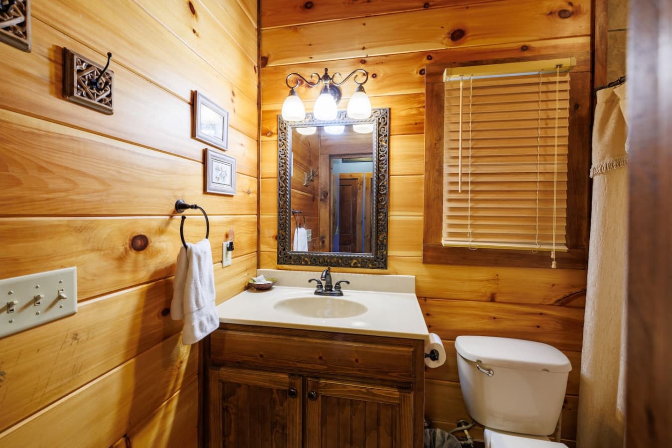BATHROOM 1: Full.
Located Downstairs.
Shower, Vanity, Toilet.