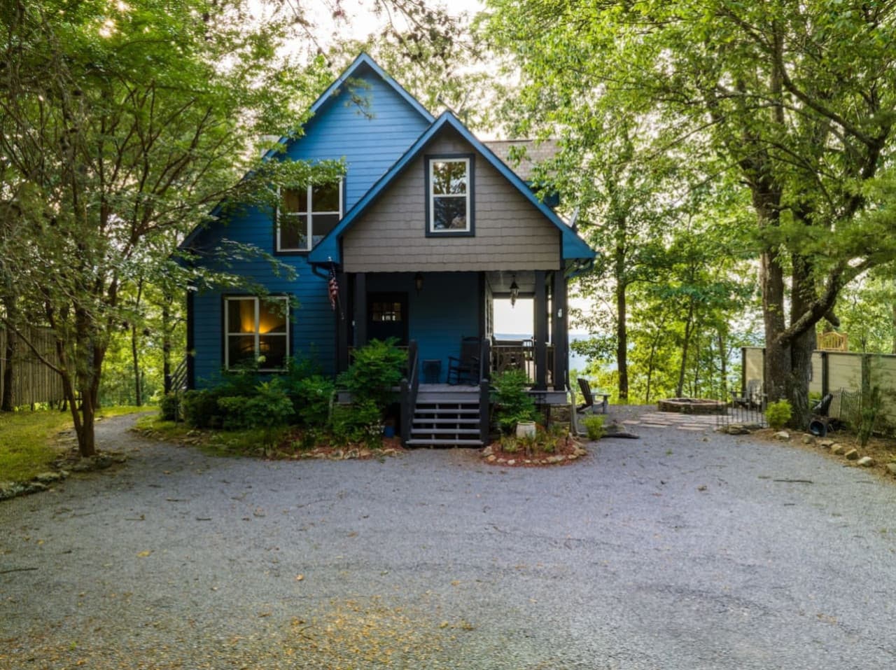 Paradise Found! VIEWS! Wrap Around Porch! Cozy, Rustic Cottage!