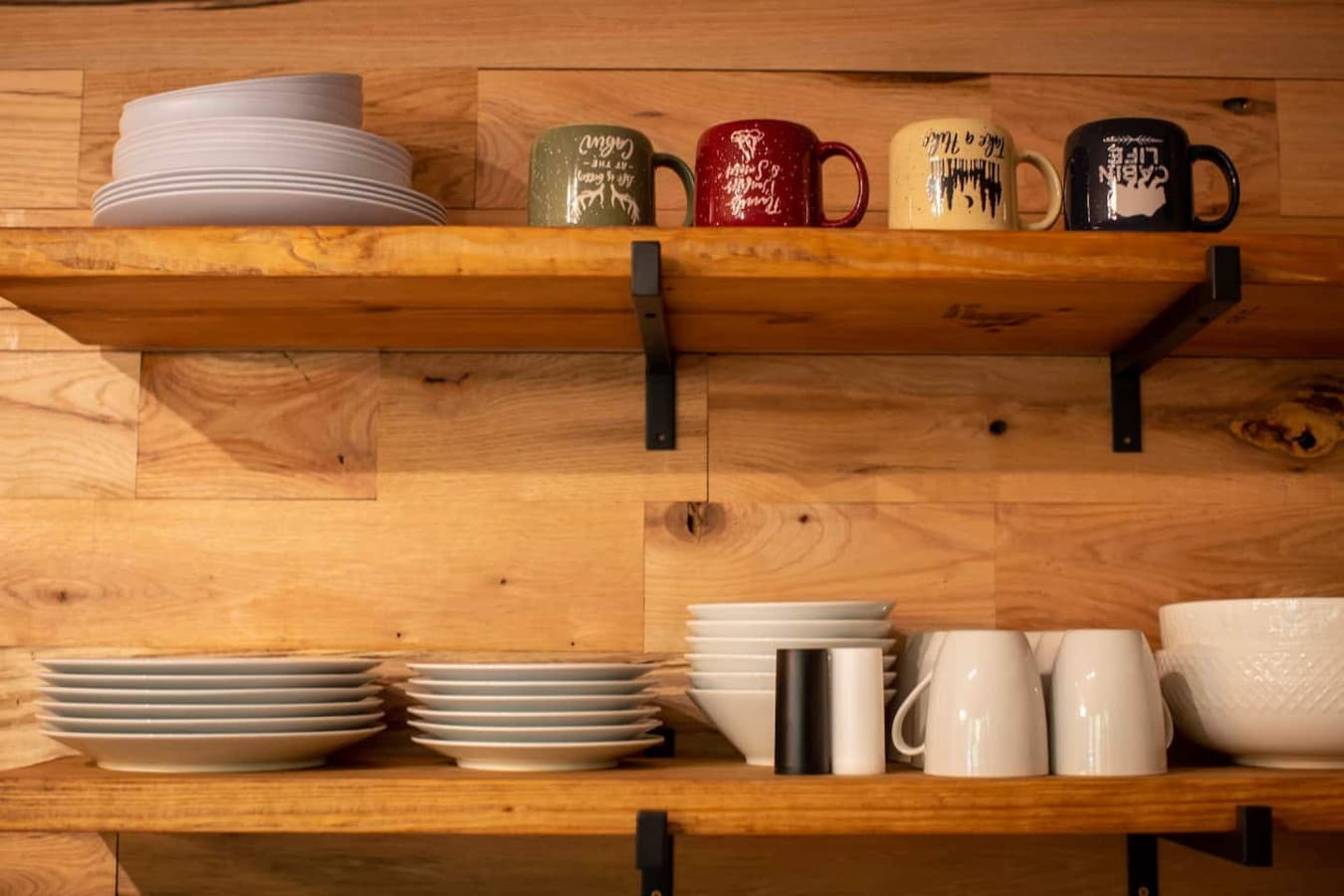 Everything you need for your meals, from plates to silverware!