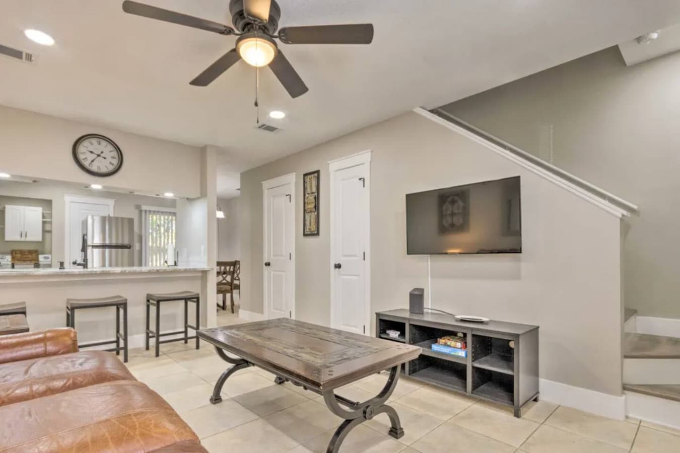 Entertainment for everyone with a flat-screen TV and a collection of board games.
