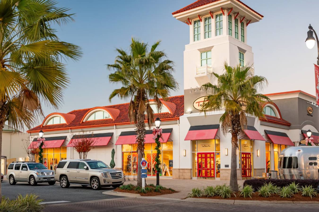 Explore the city of Florida with shops, restaurants, and exciting activities.