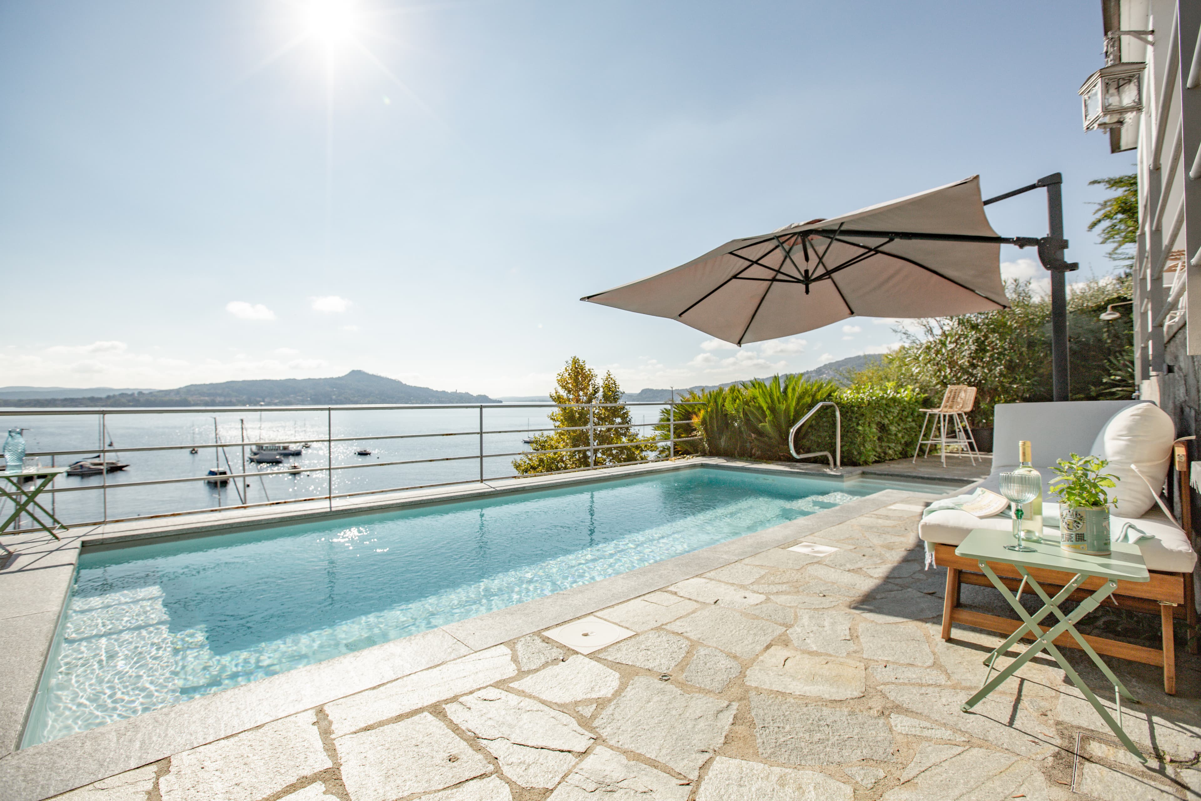 Lake-view terrace