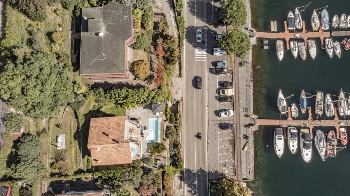 Bird’s-eye view of the house