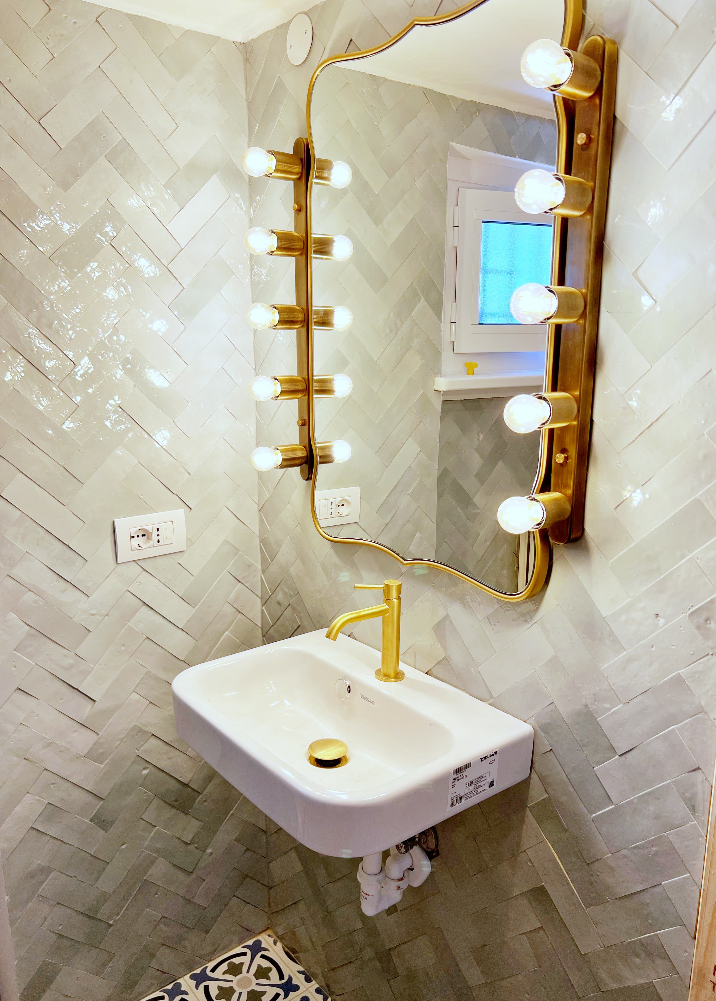 Ground-floor bathroom
