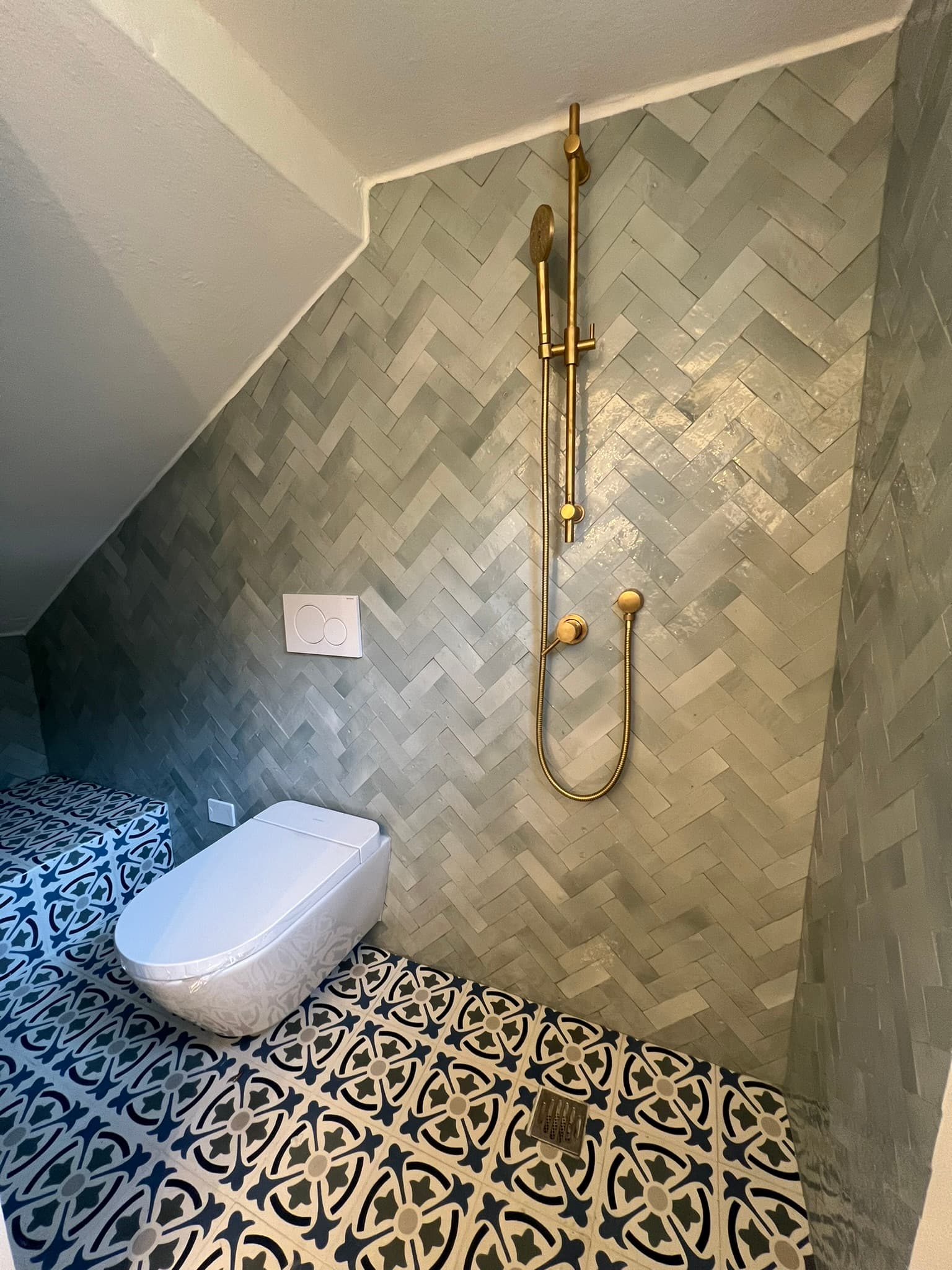 Ground-floor bathroom