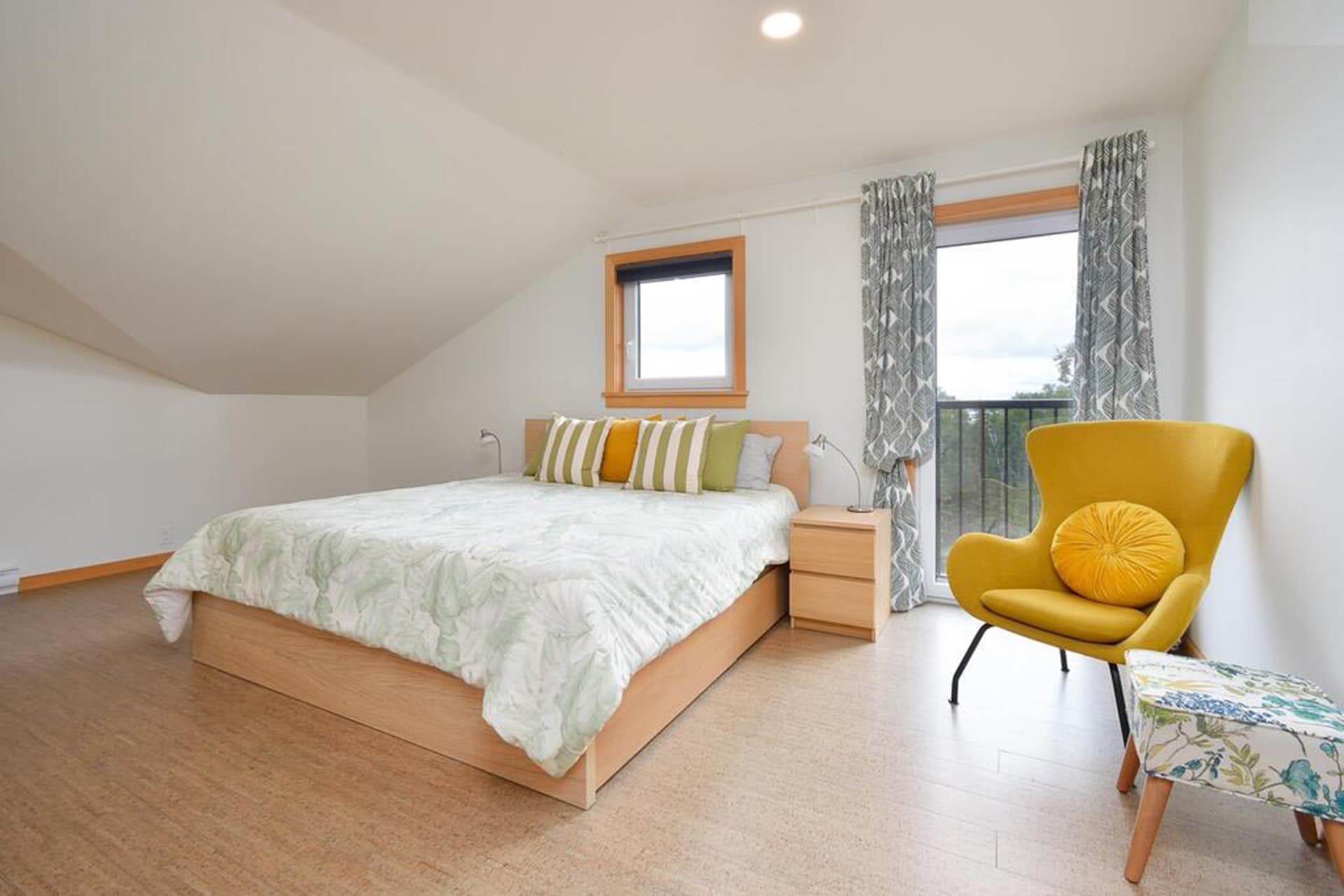 King suite with double vanity and walk-in shower (second floor)