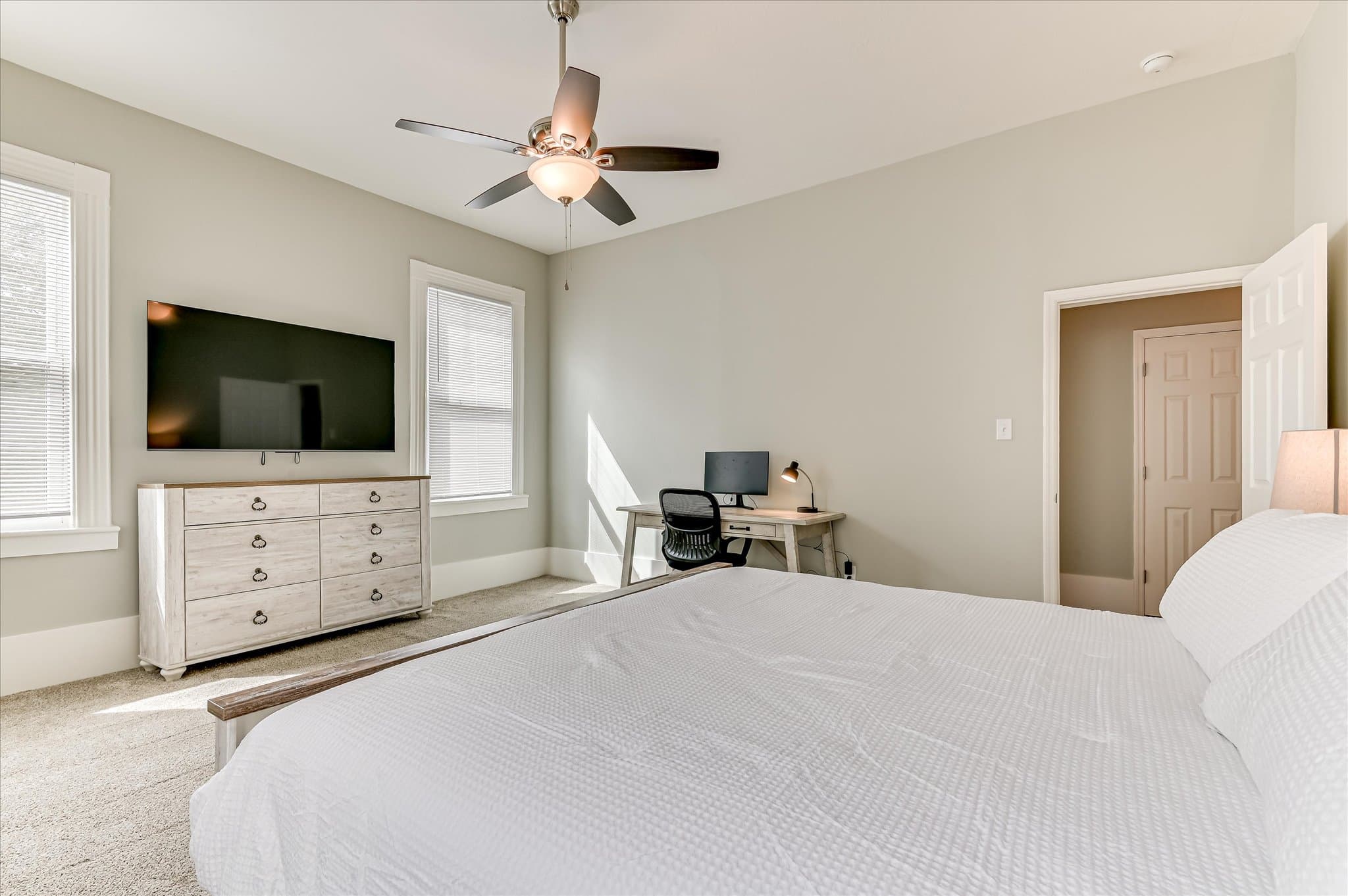 King Bedroom #1