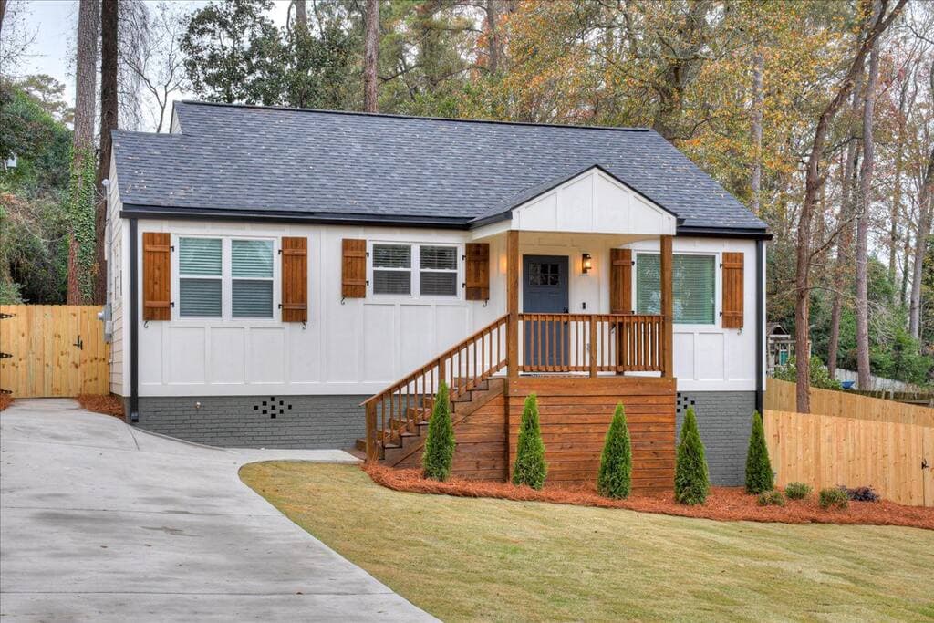 Luxury Augusta Bungalow