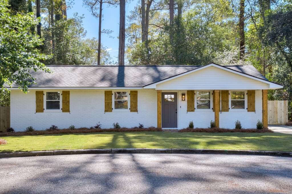 Luxury Ranch Home in Culdesac