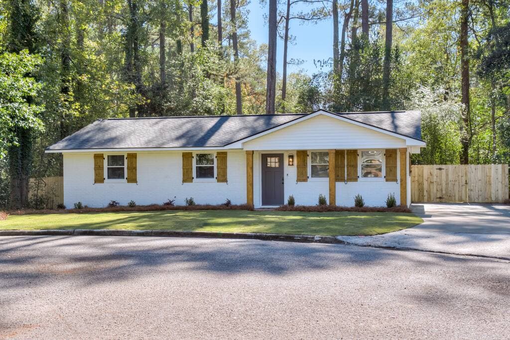 Luxury Ranch Home in Culdesac