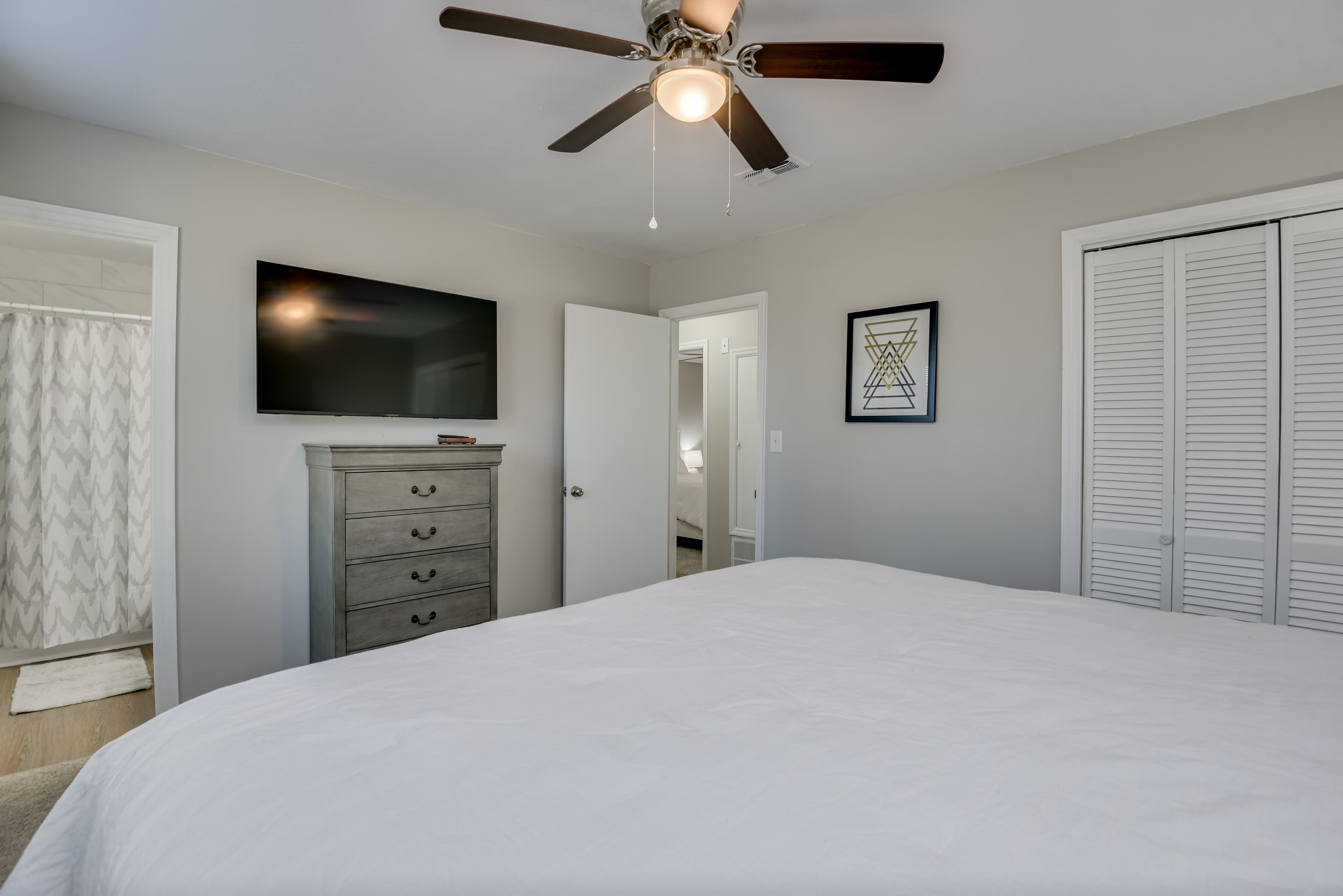 Bedroom 1 (Master with King Bed)